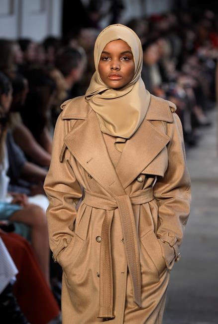 Hijab-wearing Somali-US model takes step back from industry | iNFOnews.ca Hijab-wearing Somali-US model takes step back from industry | iNFOnews.ca