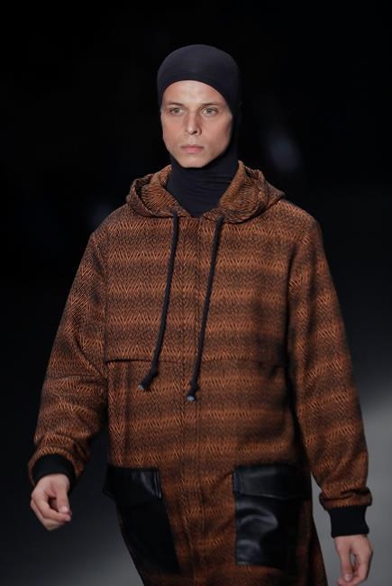 Model in Sao Paulo dies after taking ill on catwalk | iNFOnews.ca