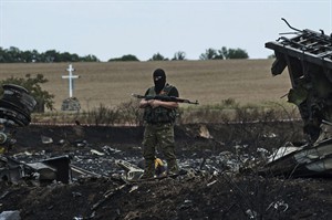 Bodies from downed jetliner piled in boxcars in Ukraine; West condemns crash site tampering | iNFOnews.ca CP29189705