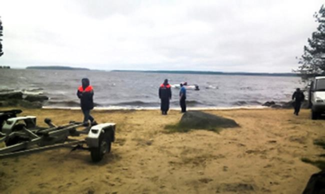 Boats with children overturn in storm in Russia, killing 14 | iNFOnews.ca