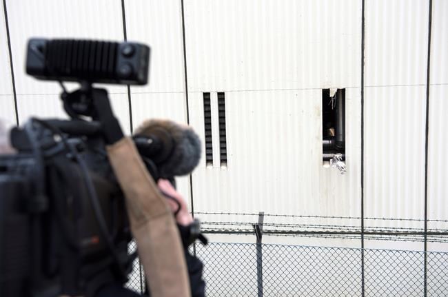 1 of 4 inmates who escaped Berlin prison turns himself in | iNFOnews.ca