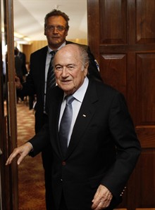 Blatter, 3 FIFA presidential election rivals asked to participate in TV debate by BBC, Sky | iNFOnews.ca