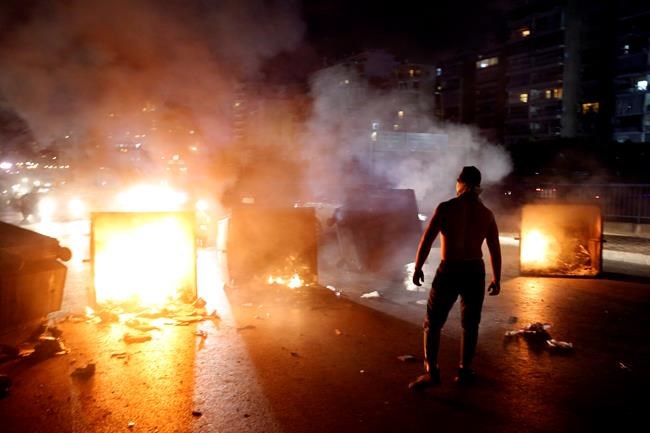Lebanese prime minister quits amid anti-government protests | iNFOnews.ca