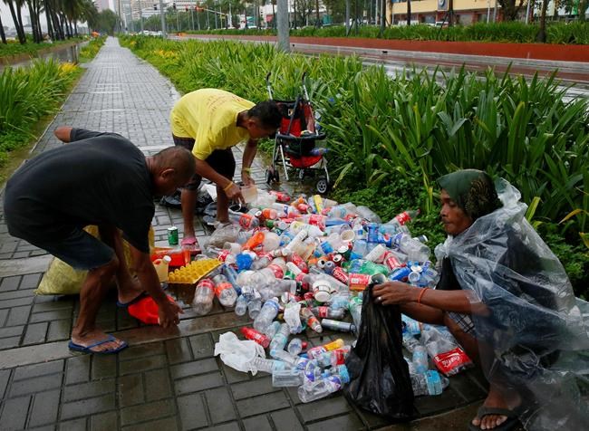 Typhoon leaves 2 dead, strands thousands in Philippines | iNFOnews.ca