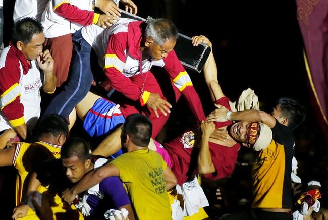 Huge crowd of Filipino Catholics gathers amid terror fears | iNFOnews.ca Huge crowd of Filipino Catholics gathers amid terror fears | iNFOnews.ca