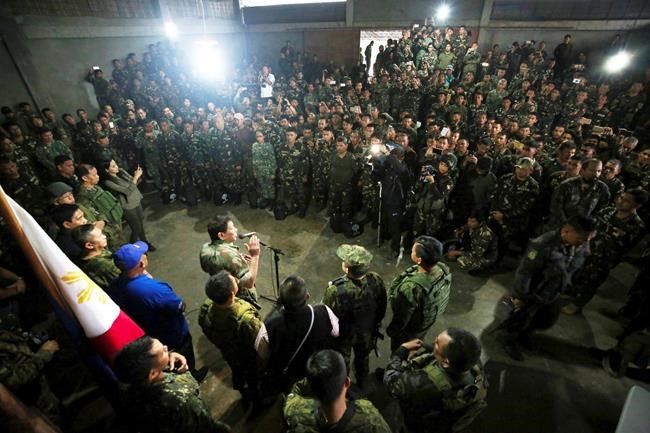 Duterte visits Marawi after Filipino troops recapture mosque | iNFOnews.ca Duterte visits Marawi after Filipino troops recapture mosque | iNFOnews.ca