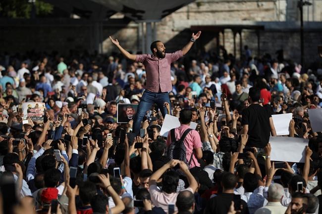 Egypt arrests 8, including ex-lawmaker and secular activists | iNFOnews.ca Egypt arrests 8, including ex-lawmaker and secular activists | iNFOnews.ca