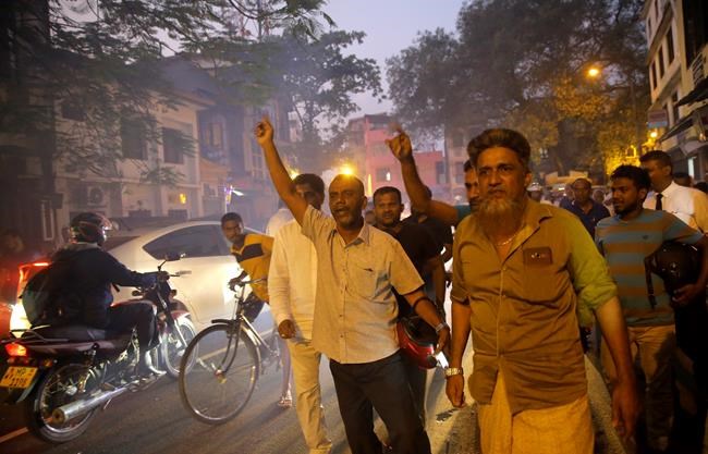 2 premiers and no government: Crisis confuses Sri Lankans | iNFOnews.ca