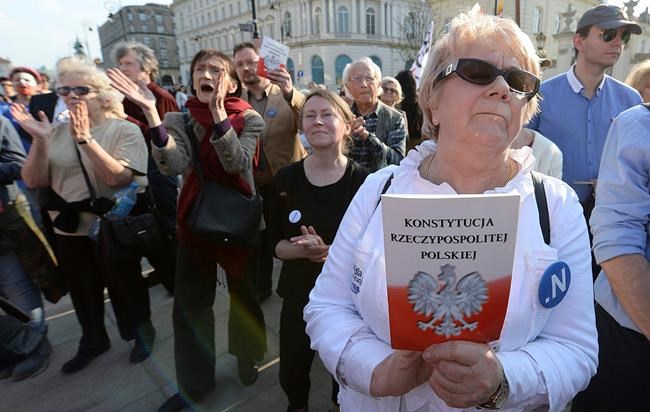 Poland's gov't easily survives assessment vote | iNFOnews.ca