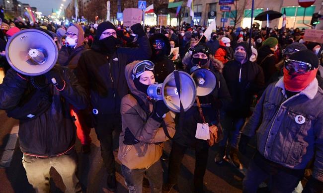 Police block Warsaw march against abortion ruling, force use | iNFOnews.ca
