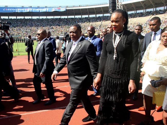 Zimbabwe gripped by drama of vice-president's nasty divorce | iNFOnews.ca Zimbabwe gripped by drama of vice-president's nasty divorce | iNFOnews.ca