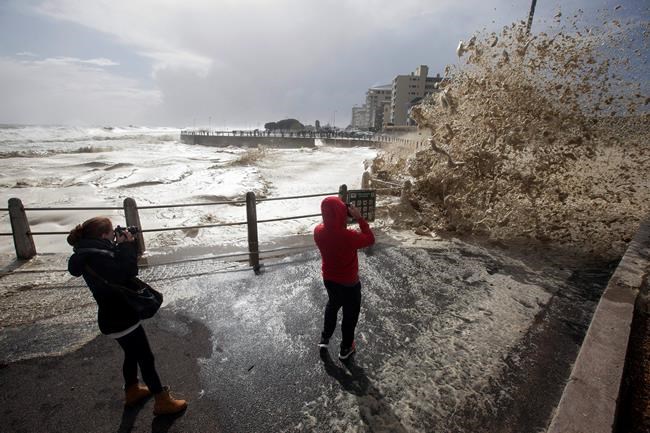 5 dead as storm brings some relief to drought-hit Cape Town | iNFOnews.ca