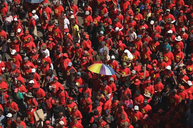 South African workers criticize Ramaphosa in protest | iNFOnews.ca