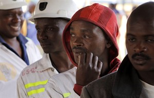 South African police kill 2 more in crackdown on mine strikes: councillor shot, miner run over | iNFOnews.ca CP20180010
