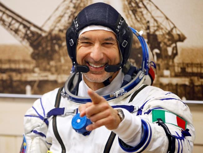 Russian capsule carrying 3 docks with space station | iNFOnews.ca