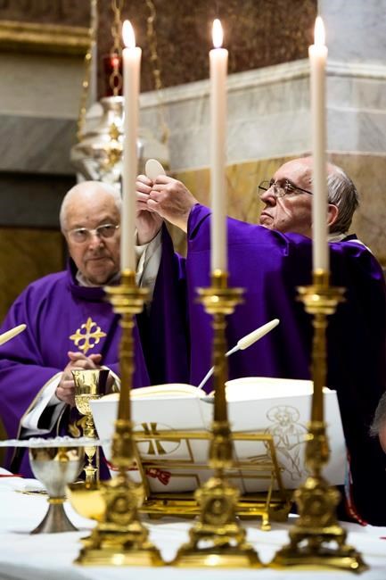 Pope eats with homeless on 80th birthday, gets 70,000 emails | iNFOnews.ca