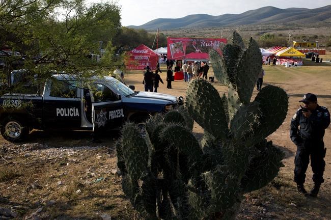 Thousands attend Mexican girl's party following viral invite | iNFOnews.ca