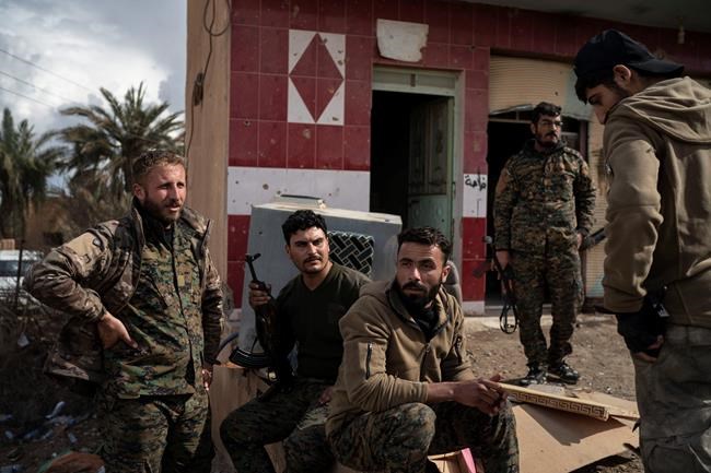 Pressure builds to get civilians out of last IS-held enclave | iNFOnews.ca Pressure builds to get civilians out of last IS-held enclave | iNFOnews.ca