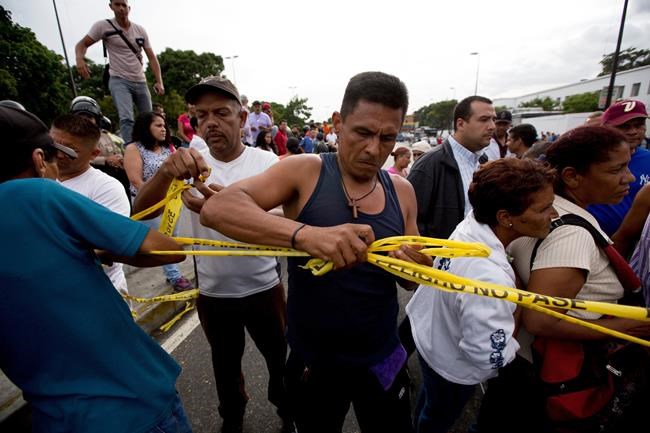 4th person dies as a result of food riots rocking Venezuela | iNFOnews.ca 4th person dies as a result of food riots rocking Venezuela | iNFOnews.ca