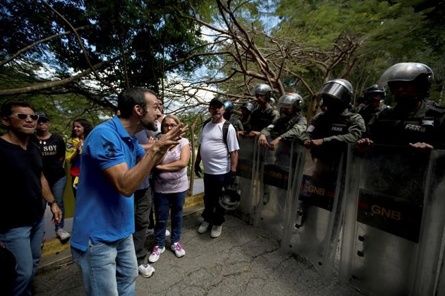 Opposition: Venezuelan officials bury 2 killed in clash | iNFOnews.ca