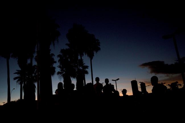 Dimming Christmas lights reflect Venezuela's grim crisis | iNFOnews.ca