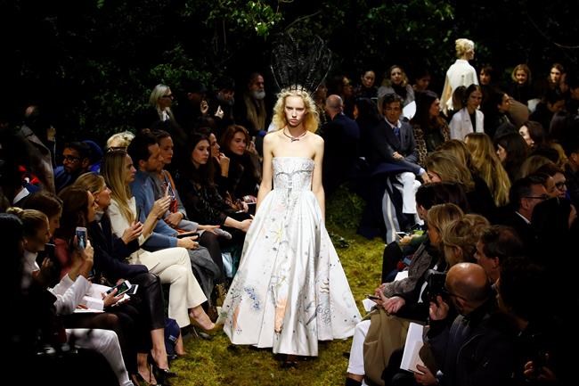 Dior designer debuts Paris couture as Dunst talks girl power | iNFOnews.ca Dior designer debuts Paris couture as Dunst talks girl power | iNFOnews.ca