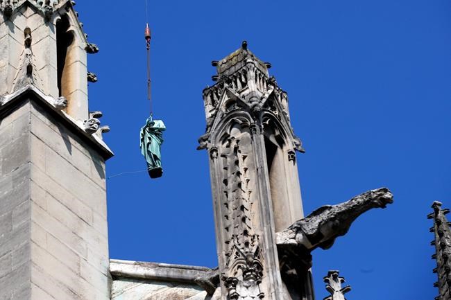 Cleaning offers rare glimpse of Notre Dame statues in Paris | iNFOnews.ca Cleaning offers rare glimpse of Notre Dame statues in Paris | iNFOnews.ca
