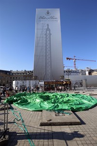 Inflatable 'Tree' artwork that caused scandal in Paris taken down after overnight vandalism | iNFOnews.ca