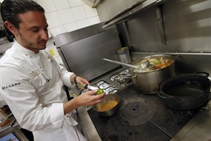 France battles against industrial restaurant food, by defining 'home-made' | iNFOnews.ca CP29152393