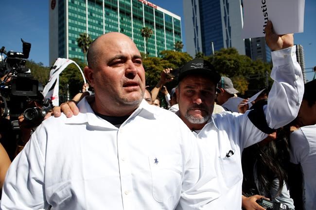 Mexico president marks 1 year in office with party, protests | iNFOnews.ca