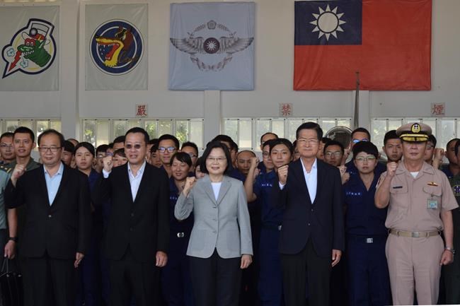 Taiwan's Tsai visits base following Chinese show of force | iNFOnews.ca Taiwan's Tsai visits base following Chinese show of force | iNFOnews.ca