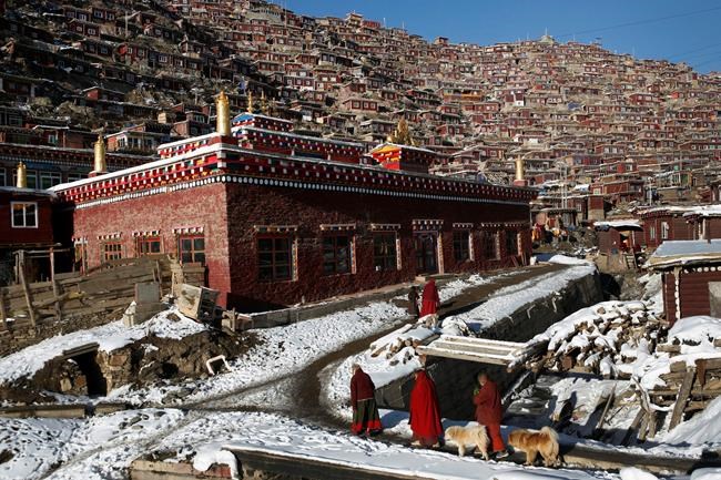 China says rebuilding major western Buddhist learning centre | iNFOnews.ca