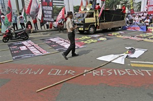 Indonesia's incoming president gets boost after meeting rival, but tough challenges await | iNFOnews.ca CP30330770