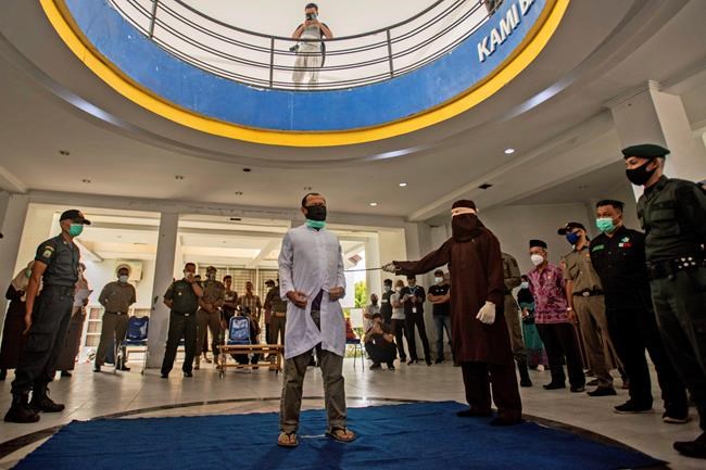 2 men caned 77 times for having sex in Indonesia's Aceh | iNFOnews.ca