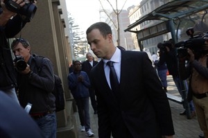Chief prosecutor in Oscar Pistorius murder trial questions acoustics expert about screams | iNFOnews.ca CP28974312