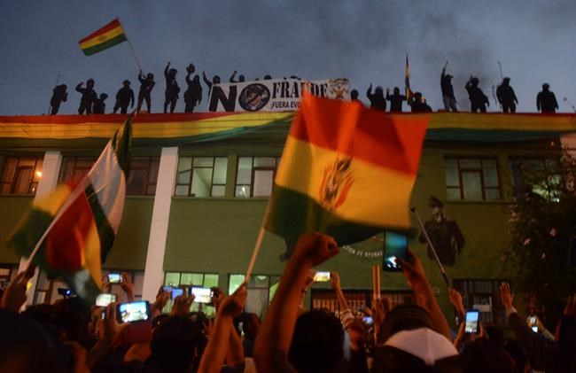 Dissent spreads in Bolivia's police amid political unrest | iNFOnews.ca