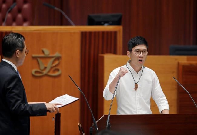 Pro-democracy Hong Kong lawmakers defy China in oath taking | iNFOnews.ca