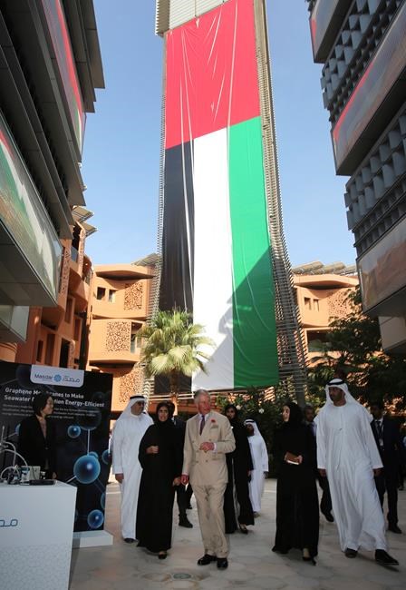 Prince Charles sees remote UAE island by dune buggy, boat | iNFOnews.ca