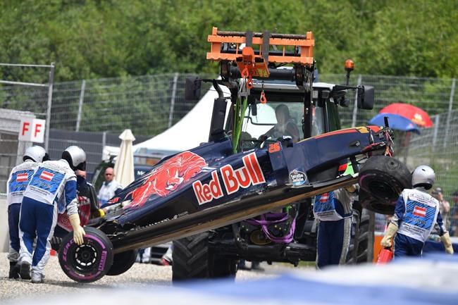 Lewis Hamilton takes pole for Austrian GP over Nico Rosberg | iNFOnews.ca Lewis Hamilton takes pole for Austrian GP over Nico Rosberg | iNFOnews.ca