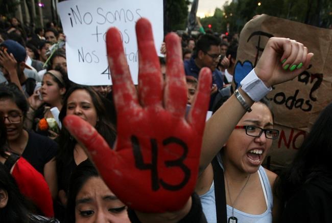 Mexico president defends missing students investigation | iNFOnews.ca