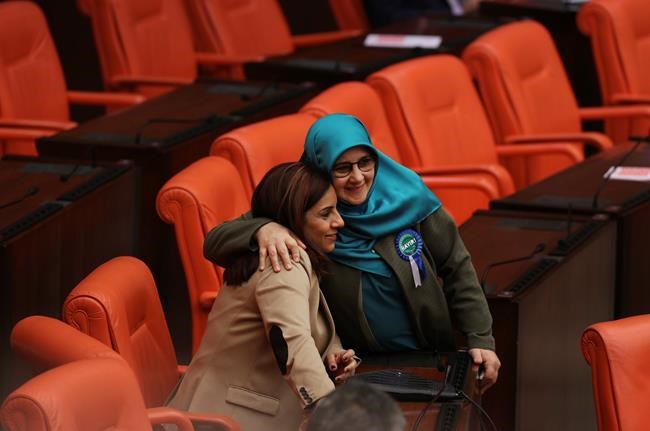 Turkish parliament resumes voting on Erdogan's powers | iNFOnews.ca