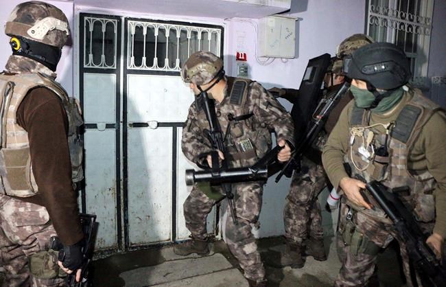 IS suspects detained in Turkey raids rises to nearly 750 | iNFOnews.ca