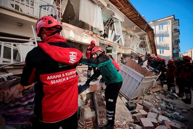 Death toll stands at 22 in Turkish earthquake; 1,000 hurt | iNFOnews.ca Death toll stands at 22 in Turkish earthquake; 1,000 hurt | iNFOnews.ca