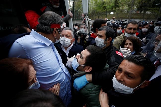 Turkish police detain gathered union leaders on May Day | iNFOnews.ca