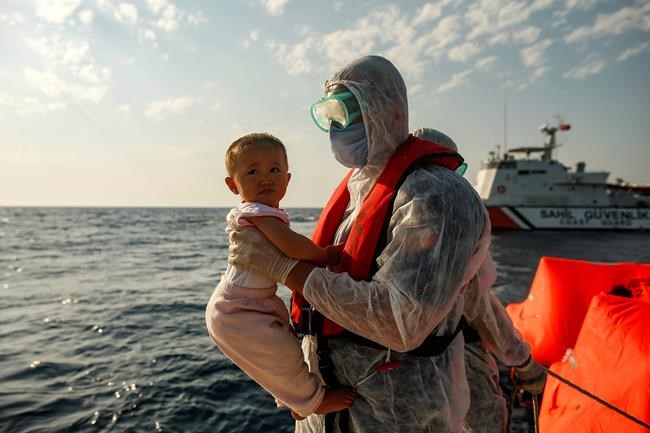 Migrants accuse Greece of pushing them back out to sea | iNFOnews.ca Migrants accuse Greece of pushing them back out to sea | iNFOnews.ca
