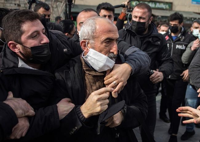 Turkey: 9 detained over student protests against new rector | iNFOnews.ca Turkey: 9 detained over student protests against new rector | iNFOnews.ca