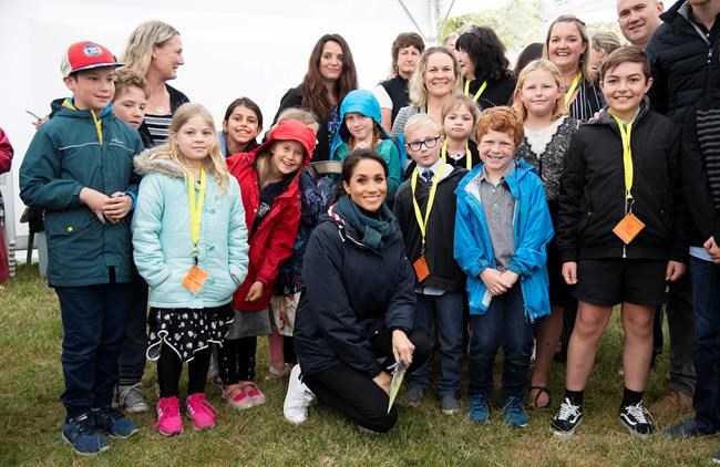 Harry and Meghan meet mental-health workers in New Zealand | iNFOnews.ca