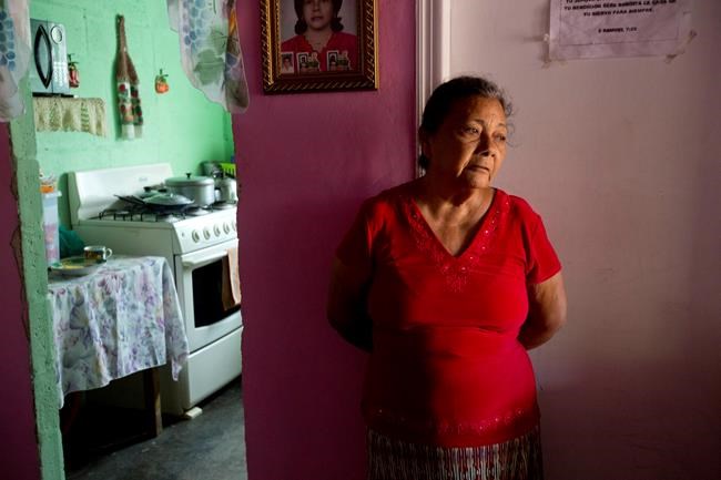 Honduras mother waits for migrant son missing en route to US | iNFOnews.ca