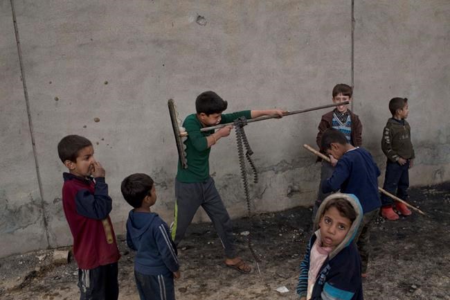 Iraq troops slow Mosul advance as they clear neighbourhoods | iNFOnews.ca Iraq troops slow Mosul advance as they clear neighbourhoods | iNFOnews.ca