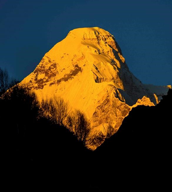 Bad weather hampers recovery of bodies from Indian peak | iNFOnews.ca